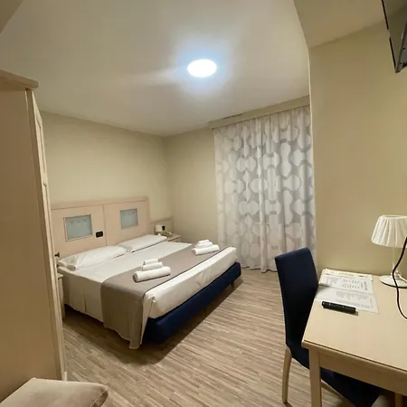 호텔 Ristorante Franca 3*